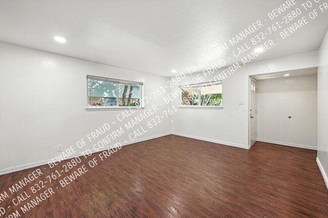 Building Photo - 525 Salem Dr