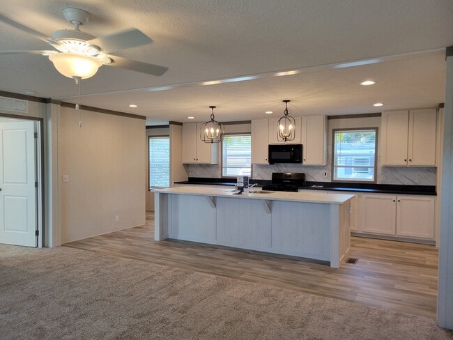 Building Photo - 5080 Cove Ct
