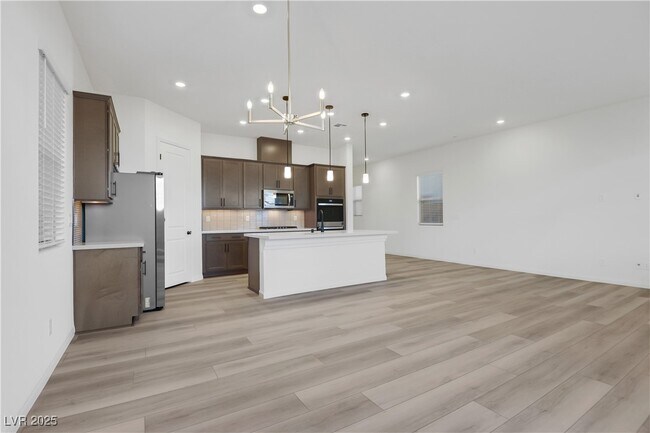 Building Photo - 1570 Rock Kestrel St