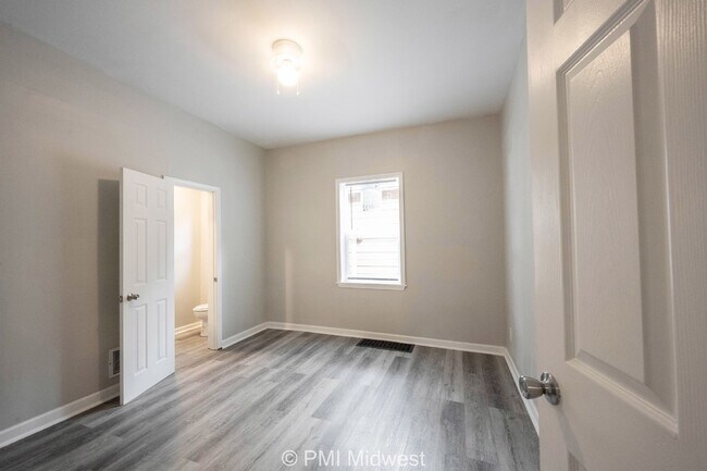 Building Photo - "Spacious 4-Bedroom Home on Orange Street with 2 Full Baths and 2260 Sq. Ft. in Indianapolis!"