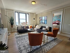 Building Photo - 2031 Locust St