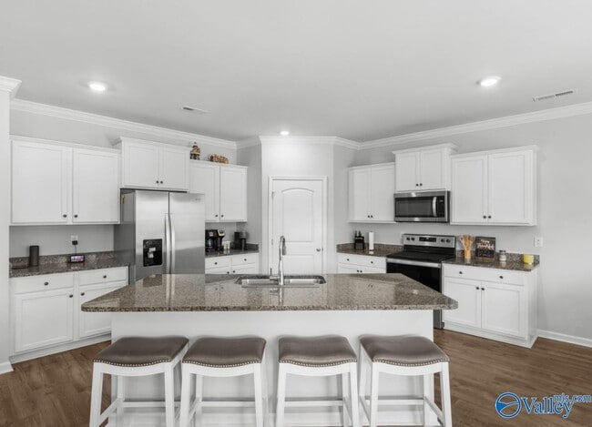 Building Photo - 123 Barn Trail Way