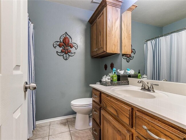 Building Photo - 4817 Montrose Dr