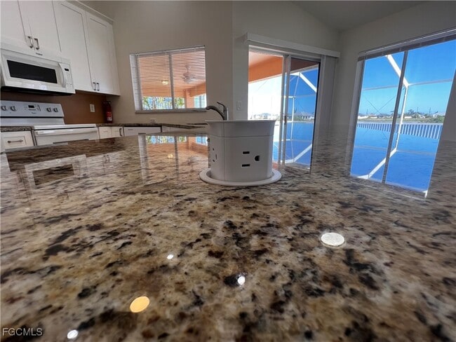 Building Photo - 433 NW 24th Terrace