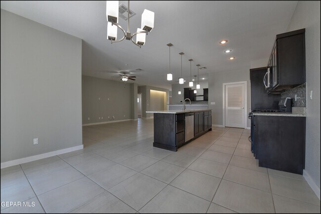 Building Photo - 7825 Enchanted Range