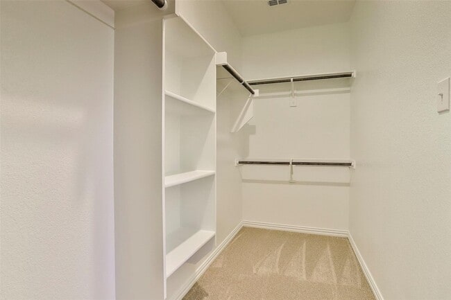 Building Photo - Cute Newer 4-2-2 N Ft. Worth