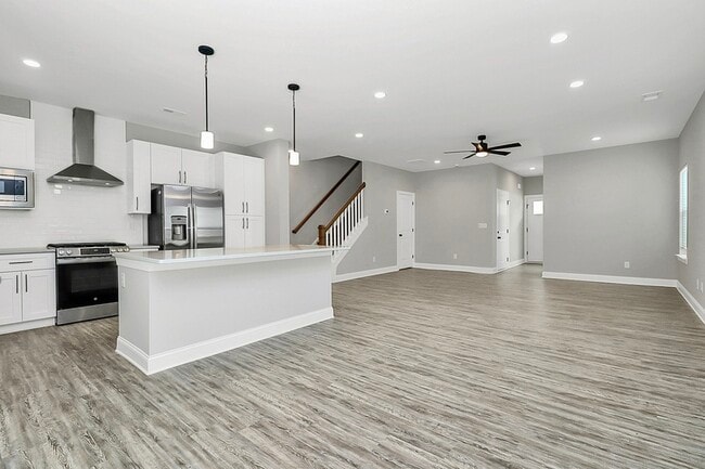 Building Photo - 911 Yellowstone Dr