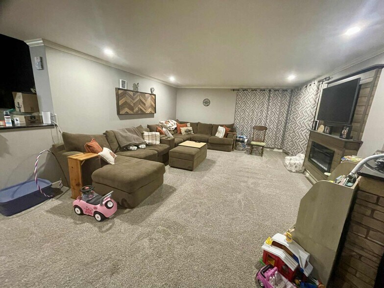 Building Photo - 1447 Stead Dr