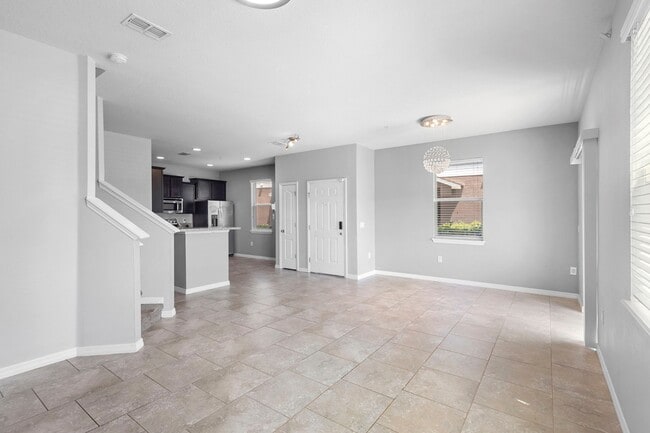 Building Photo - 6562 S Goldenrod Rd