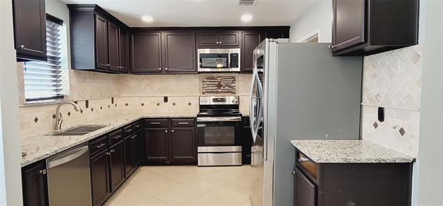 Building Photo - 861 Cats Eye Dr