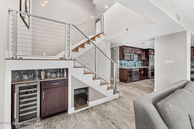 Building Photo - 995 N Hwy A1A