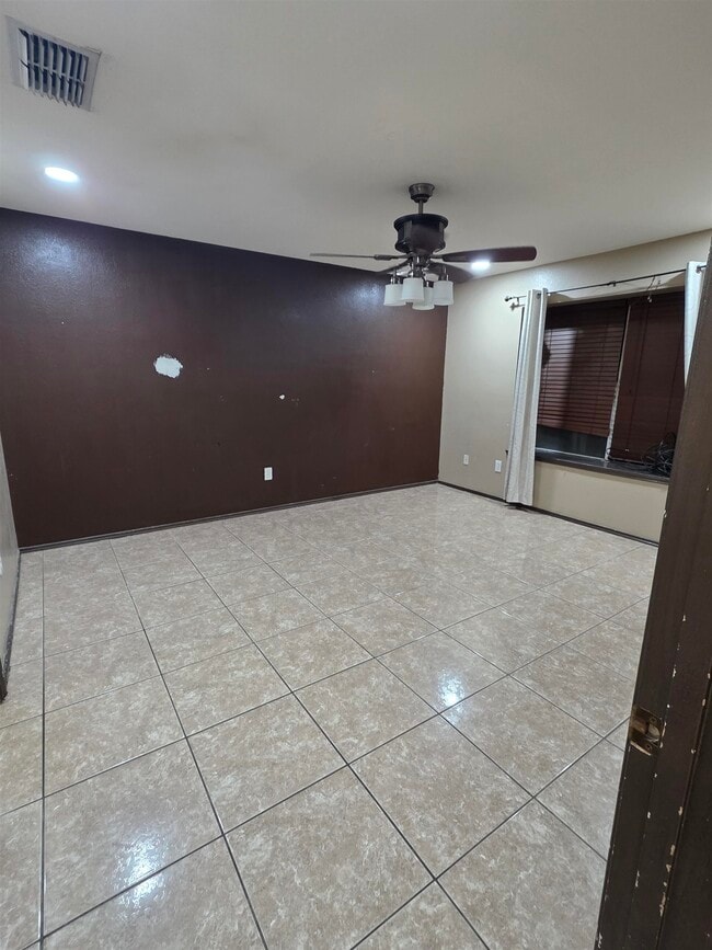 Building Photo - 312 Mescalero Dr