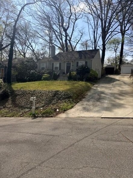 Building Photo - 1923 Thompson Ave