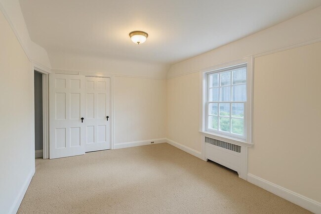 Building Photo - 45 Darina Ct