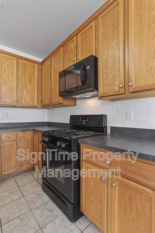 Building Photo - 18234 Hurricane Ct