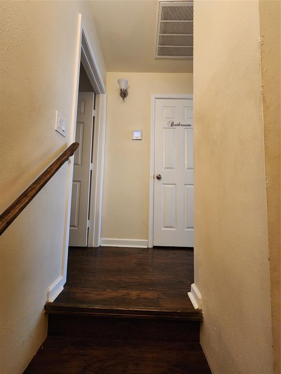 Building Photo - 1808 Country Village Blvd