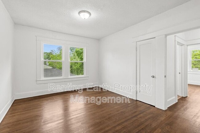 Building Photo - 1724 30th St SW