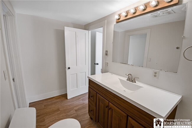 Building Photo - 101 Valley St