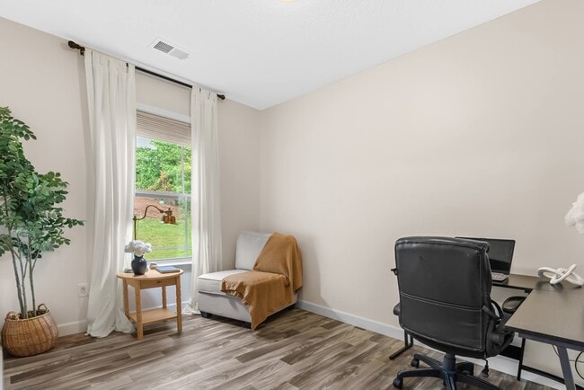 Building Photo - 468 Timberwood Dr