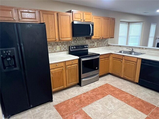 Building Photo - 8114 Woodlake Dr