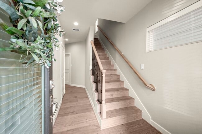 Building Photo - 138 Knightsbridge Park Ln