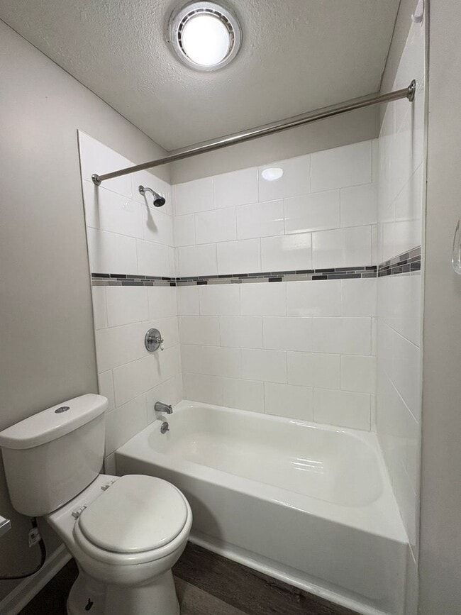 Building Photo - Bellagio West Living I