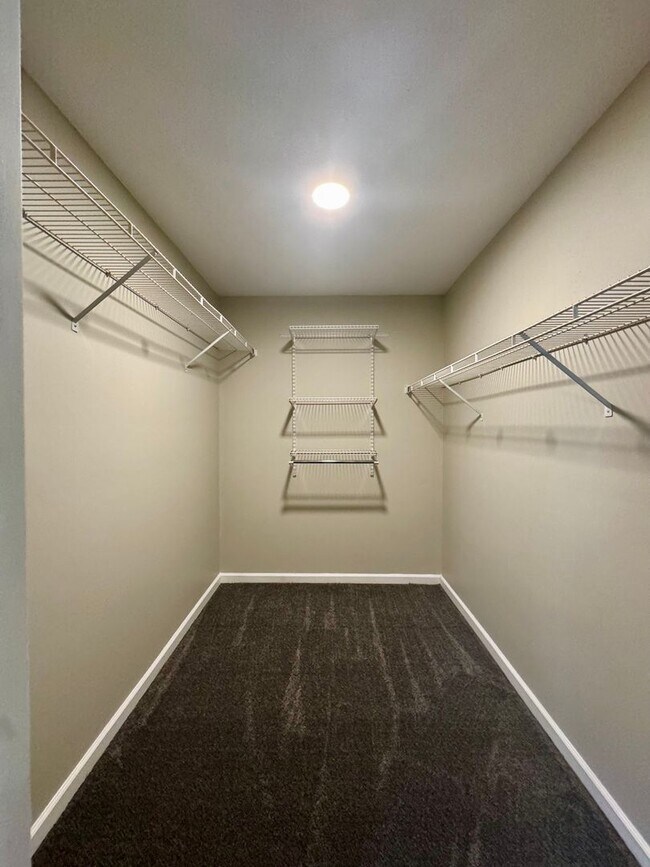 Building Photo - Your Private Retreat 3 Bedroom 2 Bath RentalAwaits!