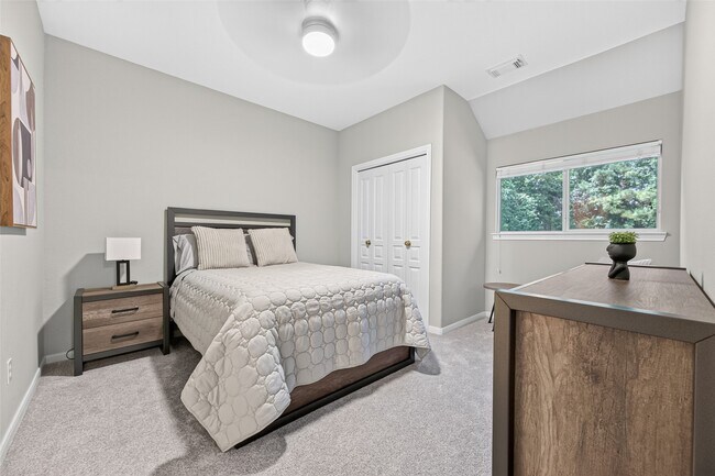 Building Photo - 27 E Shale Creek Cir