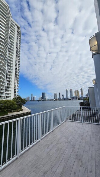 Building Photo - 3745 NE 171st St