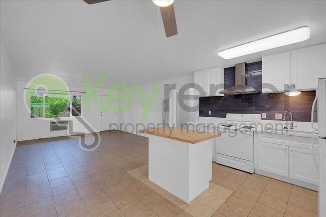 Building Photo - 6705 Greenback Ln
