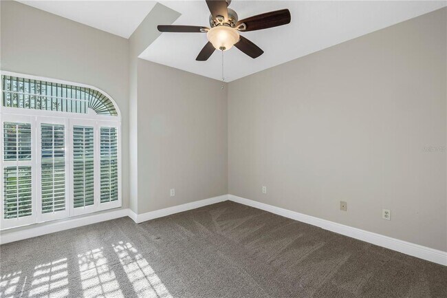 Building Photo - 4832 Queen Palm Terrace NE