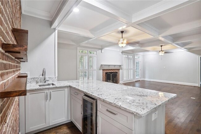 Building Photo - 8900 River Trace Dr