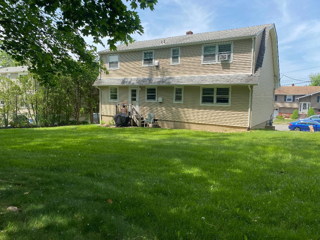 Lvely rear yard - 6 Borman Dr