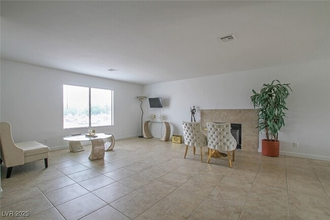 Building Photo - 396 Dooley Dr