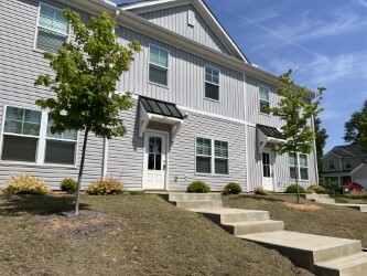 Building Photo - 104 Dogwood Village Trl