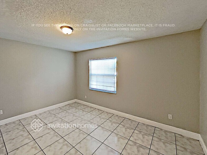 Building Photo - 302 Iowa Woods Cir W