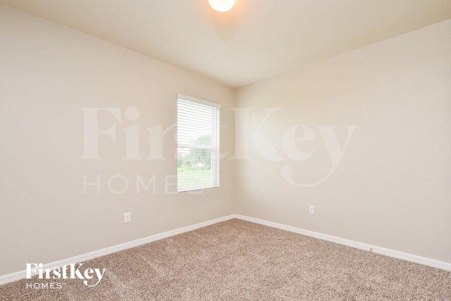 Building Photo - 1028 NW 7th Pl