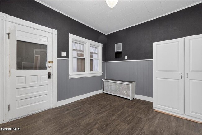 Building Photo - 415 Broadway