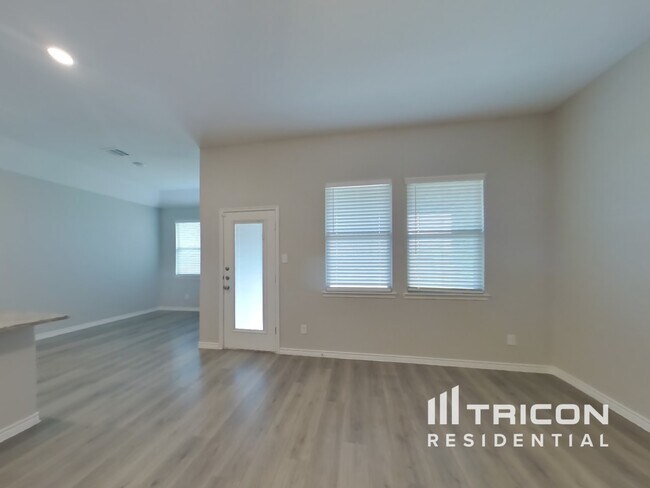 Building Photo - 714 Barbary Ln