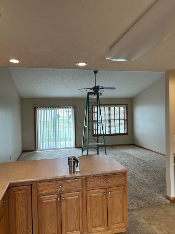 Building Photo - 2439 Meadowpoint Dr