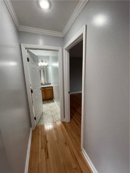 Building Photo - 1513 King Henry Dr