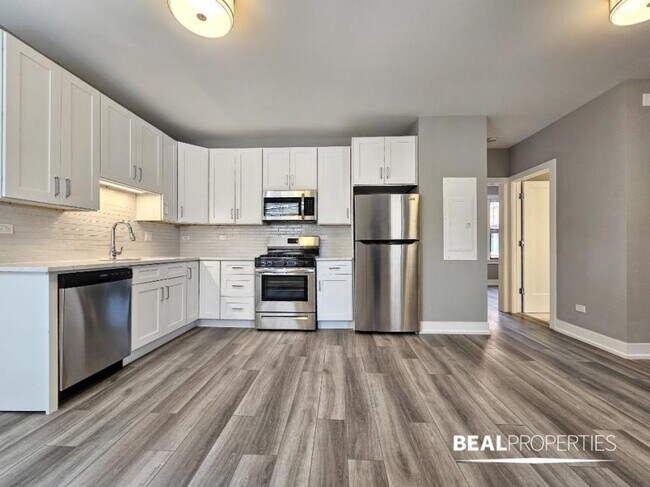 Building Photo - 1 bedroom in CHICAGO IL 60613