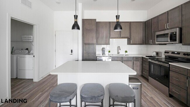 Building Photo - 4670 Merchants Park Cir