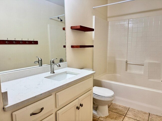 Building Photo - 17609 Gold Dr
