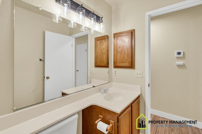 Building Photo - Beautifully Remodeled 3-Bedroom Home for Rent
