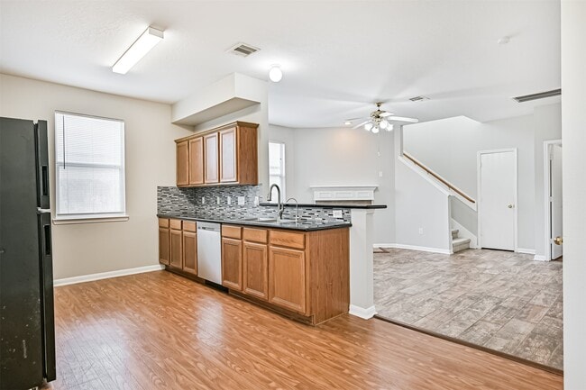 Building Photo - 4714 Montclair Hill Ln