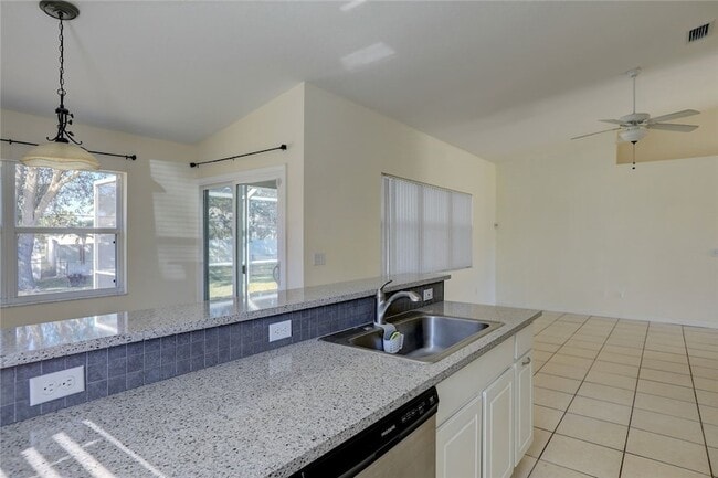 Building Photo - 1489 Whitmore St