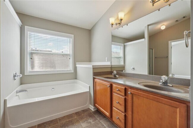 Building Photo - 4978 Berkeley Oak Dr