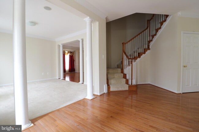 Building Photo - 42576 Legacy Park Dr