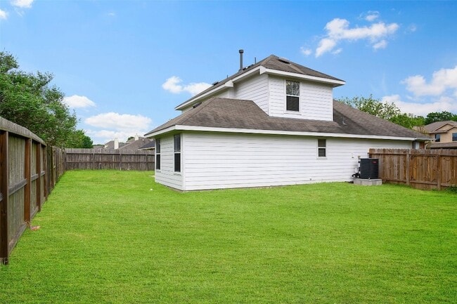 Building Photo - 18401 Sunrise Oaks Ct